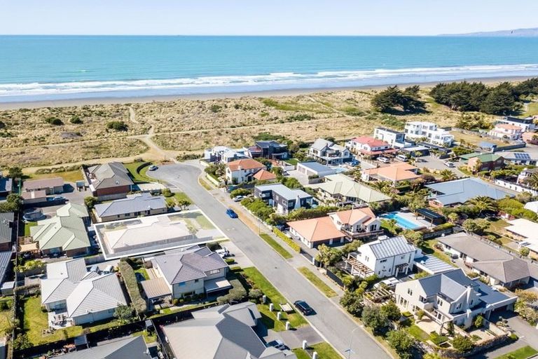 Photo of property in 5 Stout Street, Waimairi Beach, Christchurch, 8083