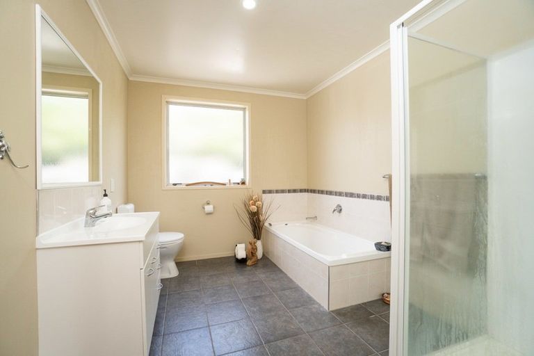 Photo of property in 17 Jenny Lane, Waiuku, 2123