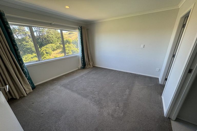 Photo of property in 73 Erlestoke Crescent, Churton Park, Wellington, 6037