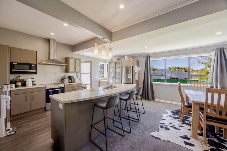 Photo of property in 3 Great North Road, Waipawa, 4210