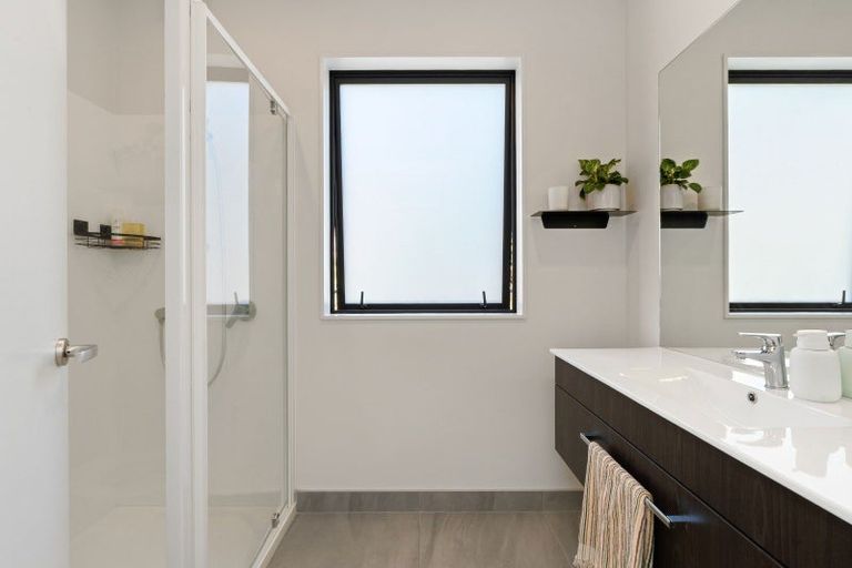 Photo of property in 10 Rua Kai Way, Brooklyn, Wellington, 6021