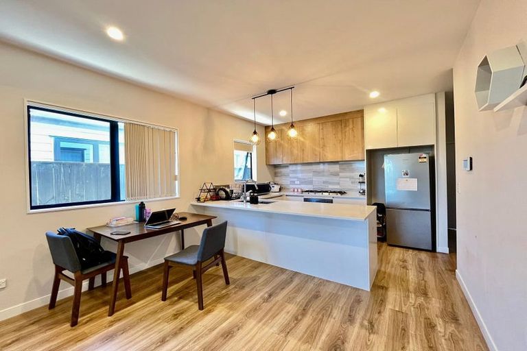 Photo of property in 12 Silver Beech Street, Takanini, 2110