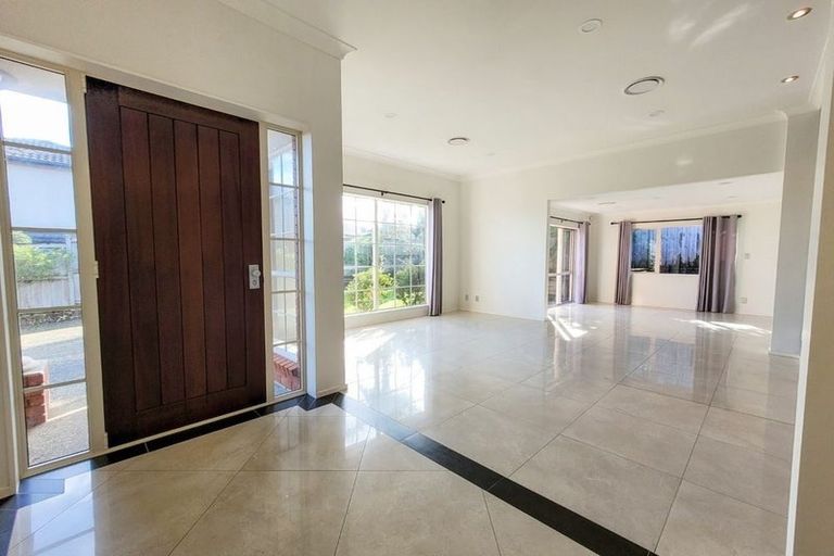 Photo of property in 15 Kouras Place, Flat Bush, Auckland, 2016