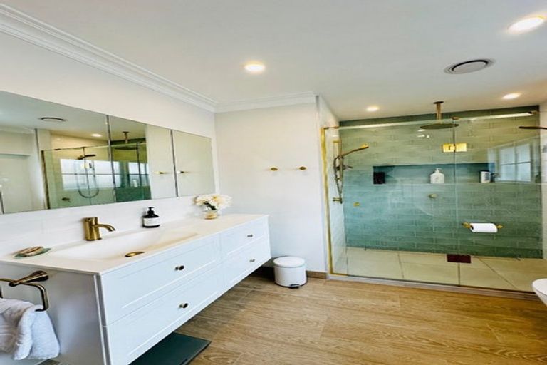 Photo of property in 8 Owens Road, Waiuku, 2123