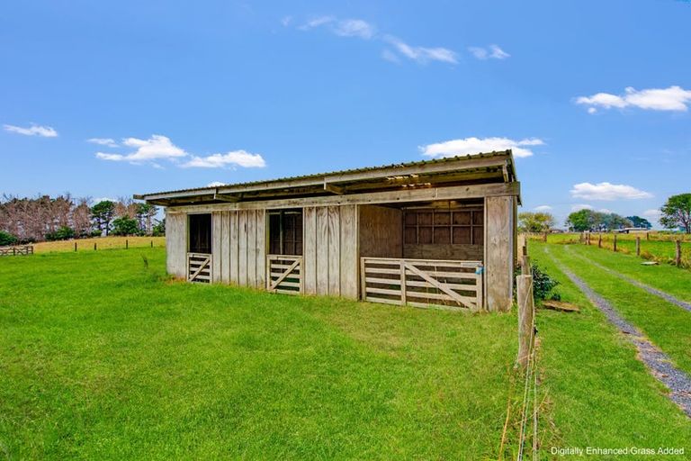 Photo of property in 140 Craig Road, Pollok, Waiuku, 2683