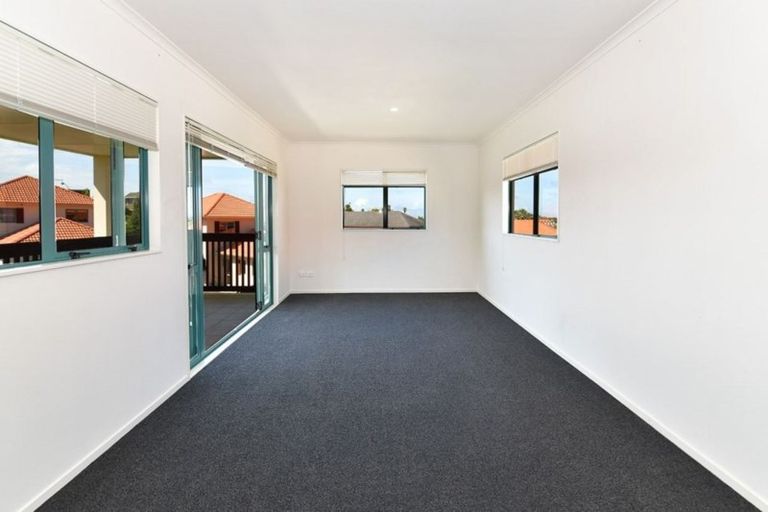 Photo of property in 16 Clea View, Gulf Harbour, Whangaparaoa, 0930