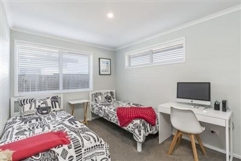 Photo of property in 16 Trevally Place, Snells Beach, 0920