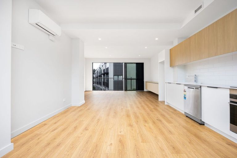 Photo of property in Verdant Lane, 3/269 Rosedale Road, Albany, Auckland, 0632