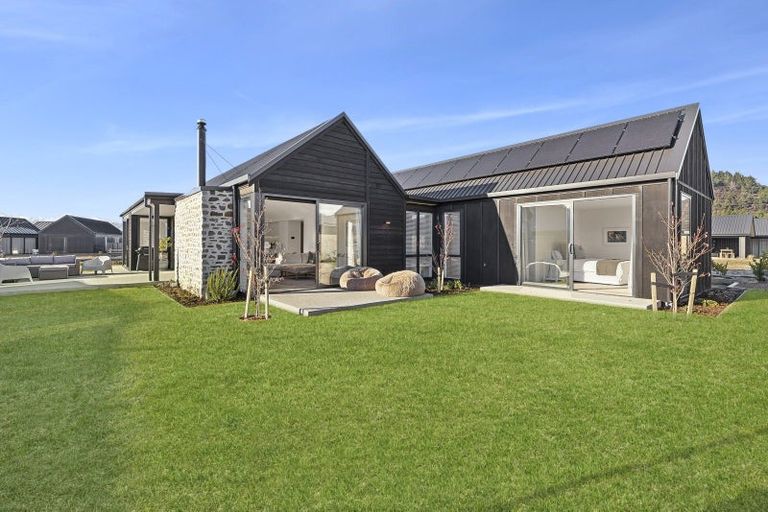 Photo of property in 21 Rua Street, Albert Town, Wanaka, 9305