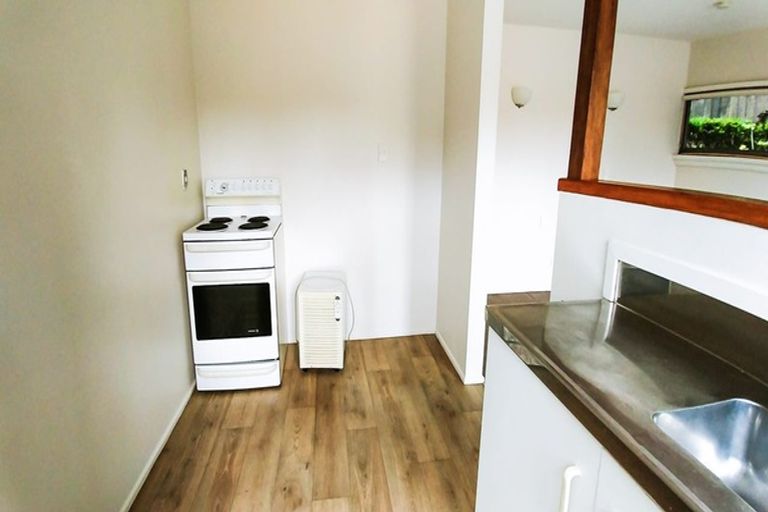 Photo of property in 1/706 East Coast Road, Pinehill, Auckland, 0632