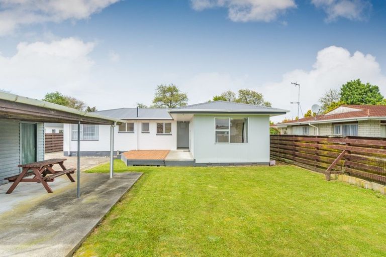 Photo of property in 11 Raglan Avenue, Cloverlea, Palmerston North, 4412
