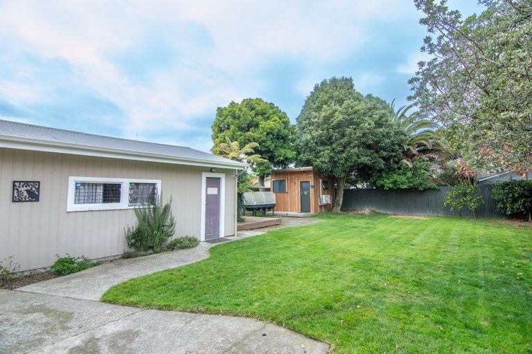 Photo of property in 100 Slacks Road, Awapuni, Palmerston North, 4412