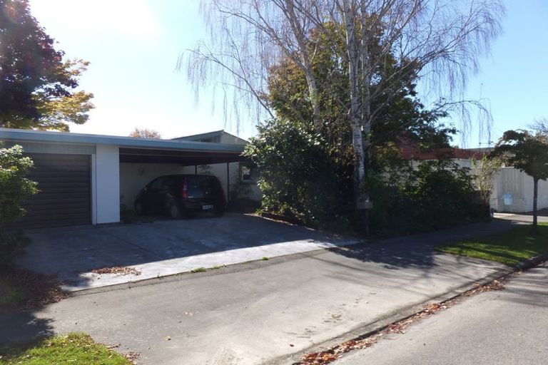Photo of property in 22 Powell Crescent, Ilam, Christchurch, 8041
