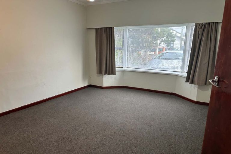 Photo of property in 82 Kauri Street, Miramar, Wellington, 6022