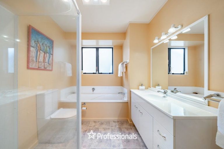 Photo of property in 9 Lemonwood Grove, Maungaraki, Lower Hutt, 5010