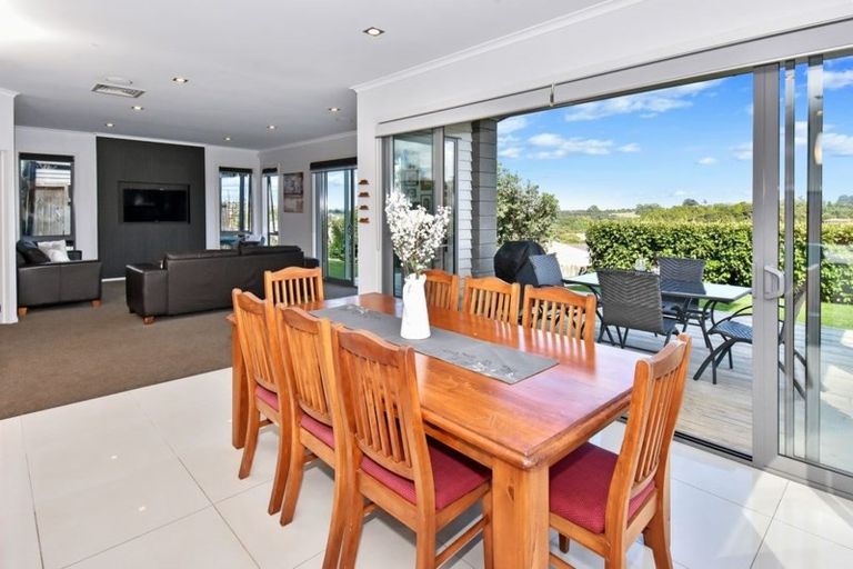Photo of property in 6 Henriette Place, The Gardens, Auckland, 2105