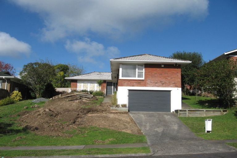 Photo of property in 17 Downsview Road, Pakuranga Heights, Auckland, 2010