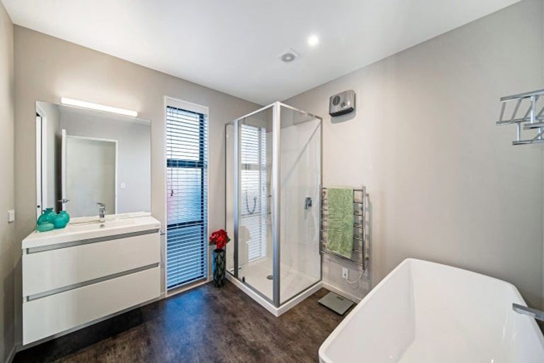 Photo of property in 2 Claremont Crescent, Amberley, 7410