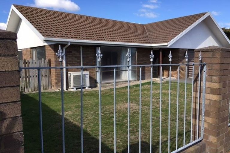 Photo of property in 134 Racecourse Road, Sockburn, Christchurch, 8042