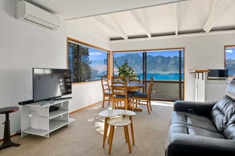 Photo of property in 22a Richards Park Lane, Fernhill, Queenstown, 9300