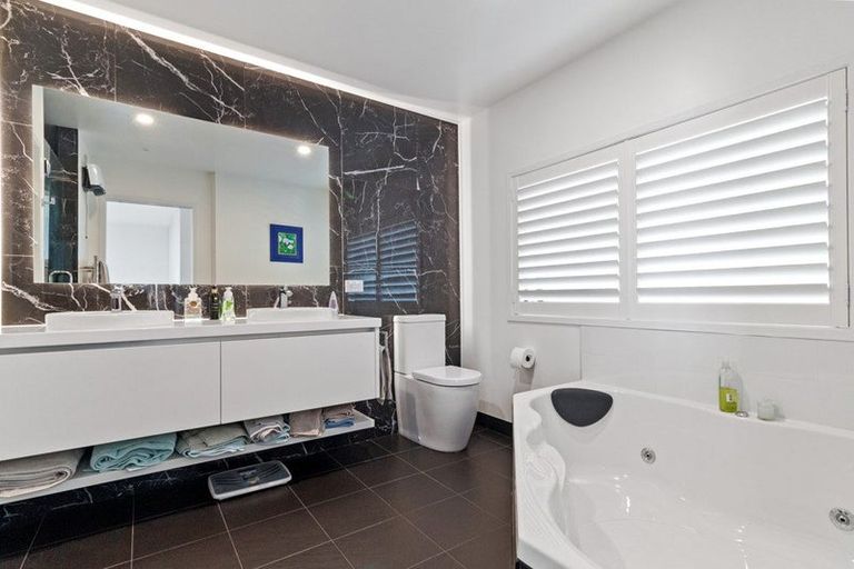 Photo of property in 35 Tohora View, Waihi Beach, 3611