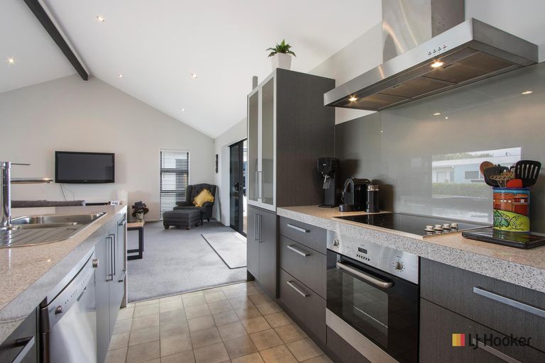 Photo of property in 23 Surfers Avenue, Waihi Beach, 3611