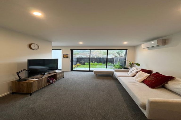 Photo of property in 2/48 Glen Road, Stokes Valley, Lower Hutt, 5019