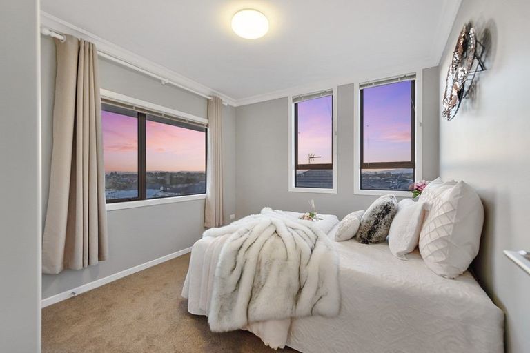 Photo of property in 14 Miranda Place, Flagstaff, Hamilton, 3210