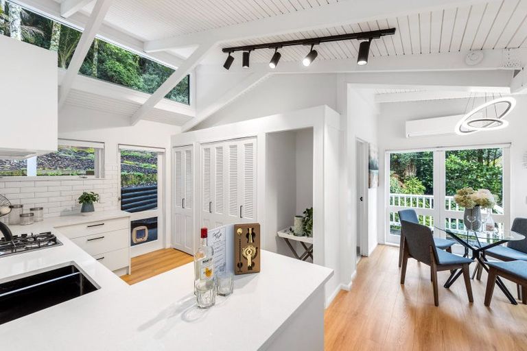 Photo of property in 157 Woodlands Park Road, Titirangi, Auckland, 0604