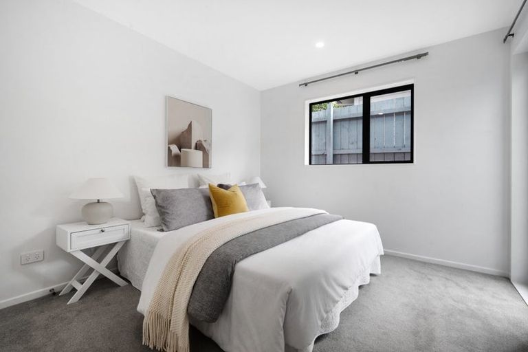 Photo of property in 16 Gosford Drive, Botany Downs, Auckland, 2010