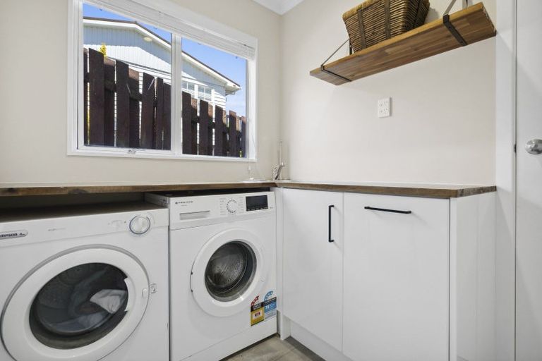 Photo of property in 10 Inlet View, Titahi Bay, Porirua, 5022