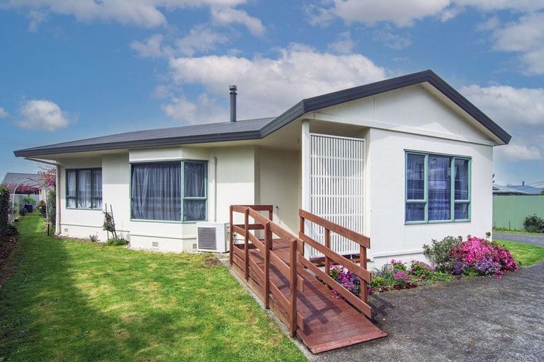 Photo of property in 228 High Street North, Carterton, 5713