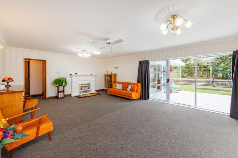 Photo of property in 12 Hind Place, Hokowhitu, Palmerston North, 4410