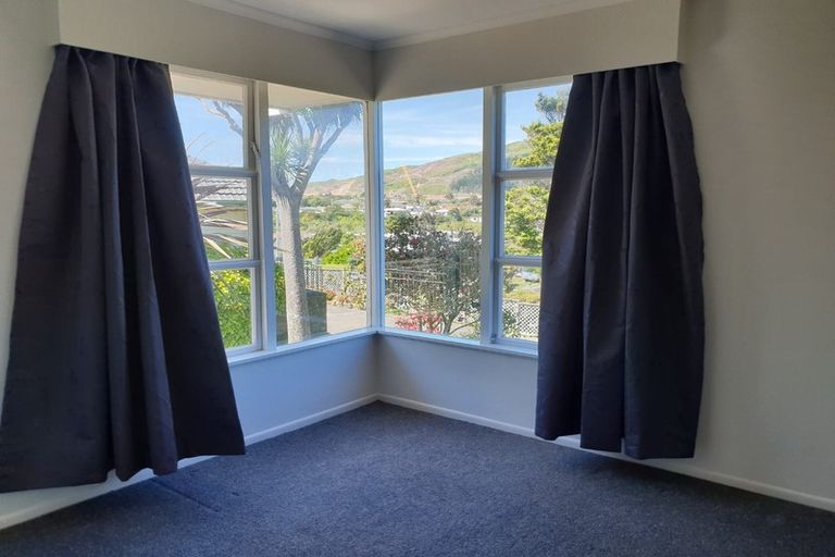 Photo of property in 321 Main Road, Tawa, Wellington, 5028
