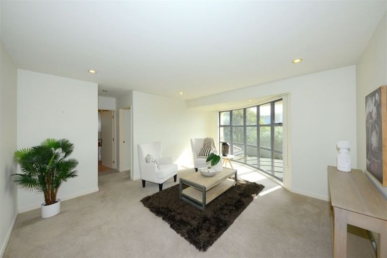 Photo of property in 382a Memorial Avenue, Burnside, Christchurch, 8053
