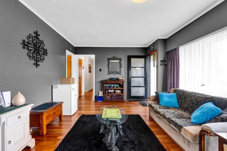 Photo of property in 53 Parris Street, Waitara, 4320