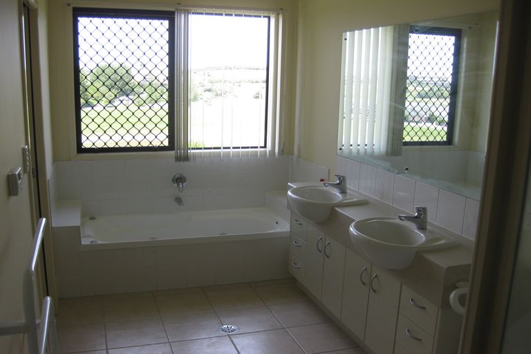 Photo of property in 15 Trimaran Drive, Gulf Harbour, Whangaparaoa, 0930