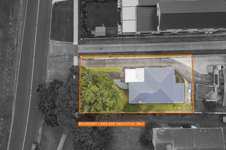 Photo of property in 1/11 Kiwi Esplanade, Mangere Bridge, Auckland, 2022