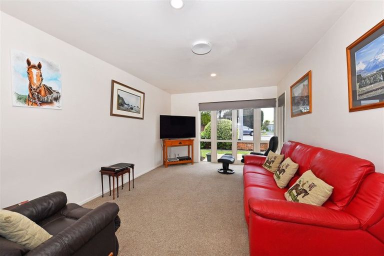 Photo of property in 19 Seymour Street, Hornby, Christchurch, 8042