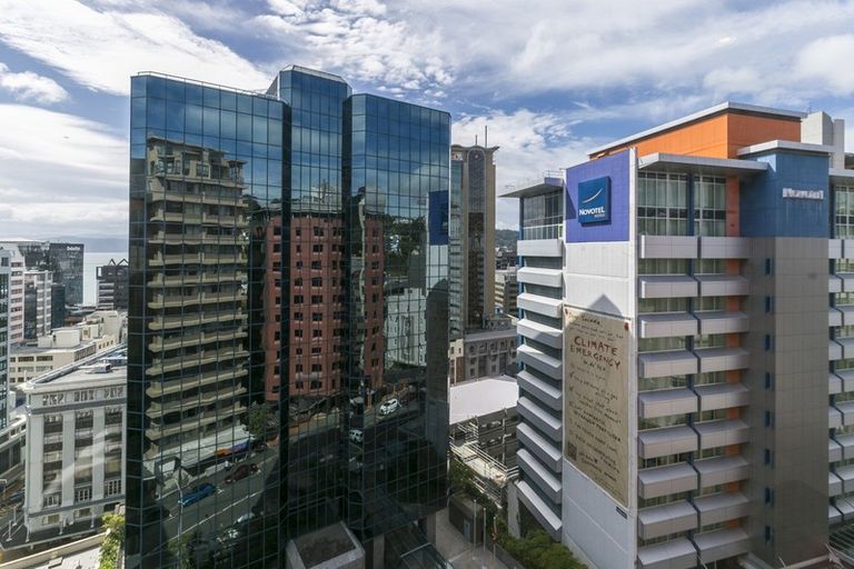 Photo of property in Terrace Tower Apartments, 10a/126 The Terrace, Wellington Central, Wellington, 6011