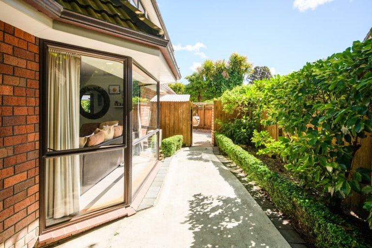 Photo of property in 35 Te Awe Awe Street, Hokowhitu, Palmerston North, 4410