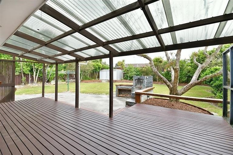 Photo of property in 24 Albatross Road, Red Beach, 0932