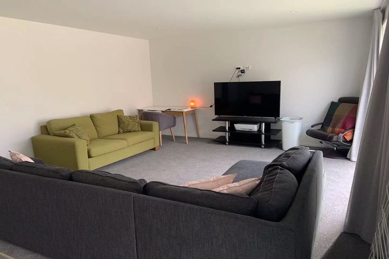 Photo of property in 28 Ladeira Place, Fitzroy, Hamilton, 3206