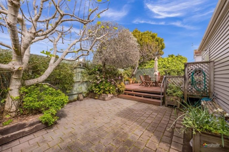 Photo of property in 32 Hinau Street, Woburn, Lower Hutt, 5010