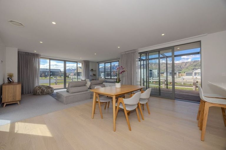 Photo of property in 146 Burdon Loop, Lake Hawea, 9382
