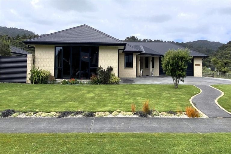 Photo of property in 23 Ridgeway Drive, Greymouth, 7805