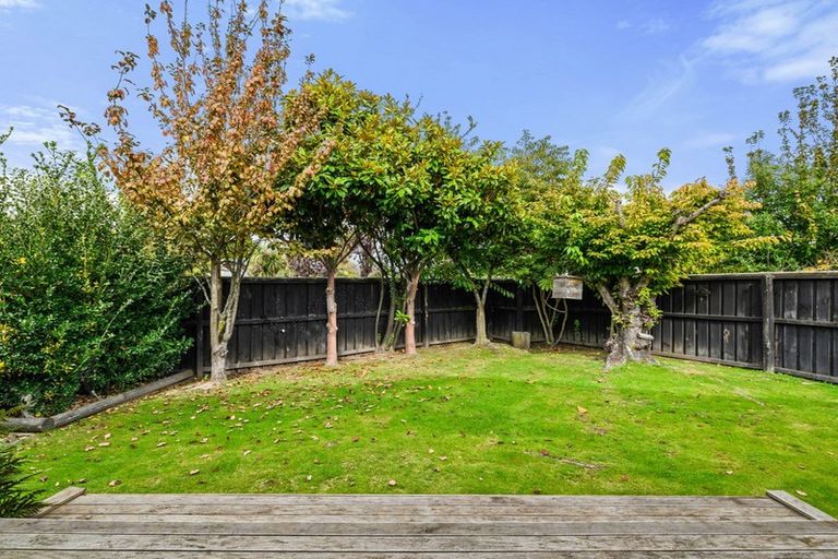 Photo of property in 30 Sarabande Avenue, Redwood, Christchurch, 8051