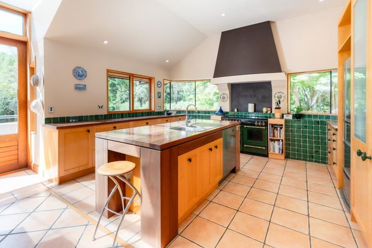 Photo of property in 245 Ngatiawa Road, Reikorangi, Waikanae, 5391