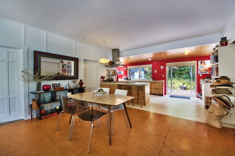 Photo of property in 54 Beach Valley Road, Piha, New Lynn, 0772