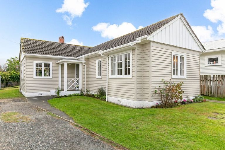 Photo of property in 8 Crawford Green, Miramar, Wellington, 6022